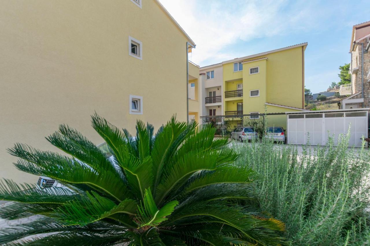 Apartment Dora Дуче Экстерьер фото