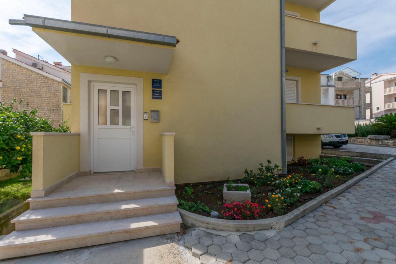 Apartment Dora Дуче Экстерьер фото