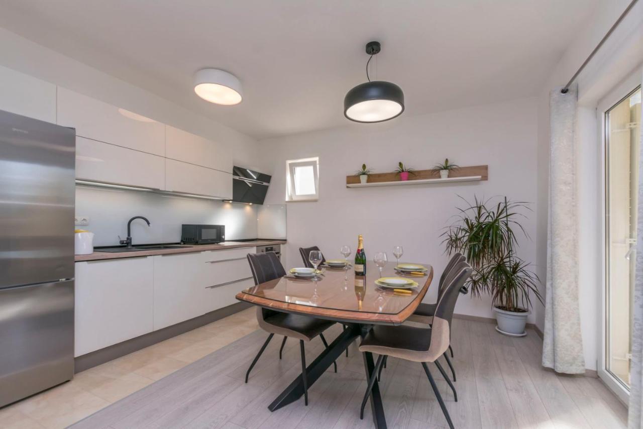 Apartment Dora Дуче Экстерьер фото