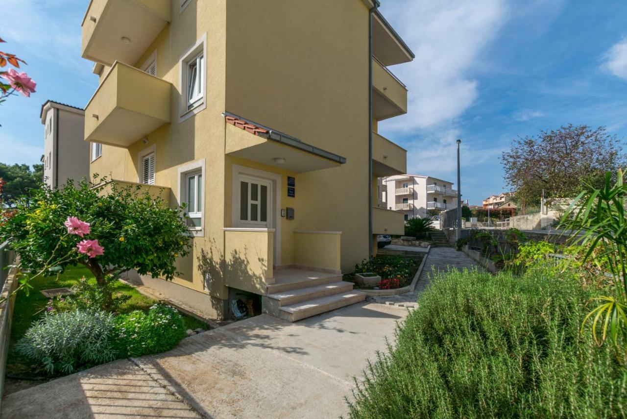 Apartment Dora Дуче Экстерьер фото