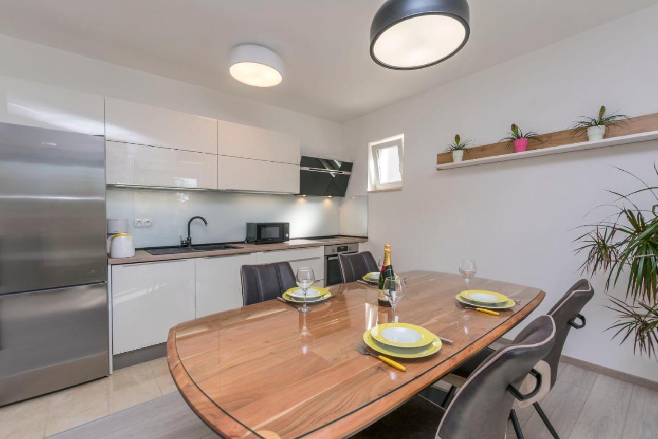 Apartment Dora Дуче Экстерьер фото