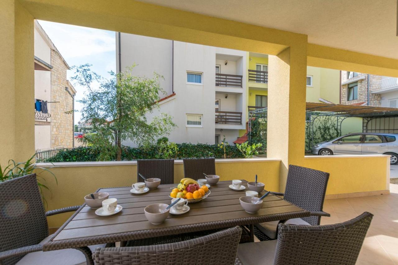 Apartment Dora Дуче Экстерьер фото